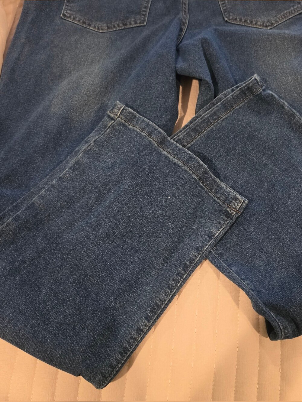 Straight Leg Relaxed Maternity Jeans - Picture 7 of 8